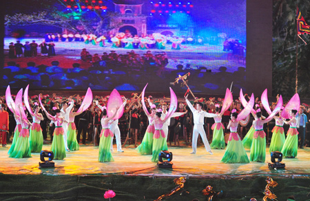 ງານບຸນເຊີດຊູວັດທະນະທຳບັນດາເຜົ່າ ຫວຽດນາມ